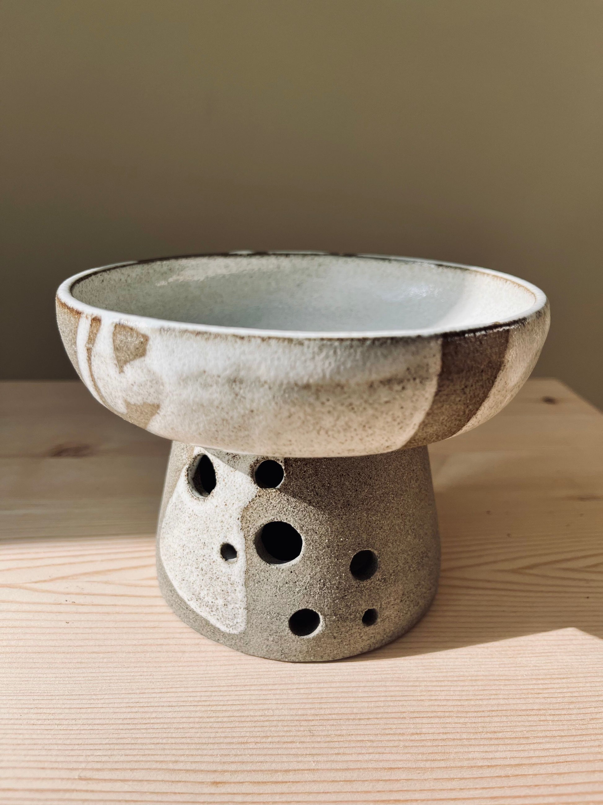 Piedestalskål - hulsten